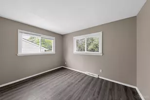 5987 Sunridge Dr, Cincinnati, OH 45224 - Photo 22