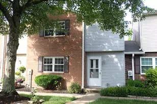 469 Maple Cir Dr, Springdale, OH 45246 - Photo 1