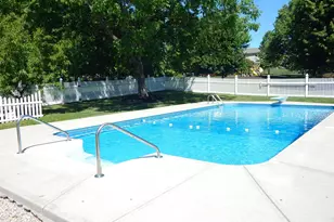 5917 Pepperridge Ct, Hamilton Township, OH 45039 - Photo 12