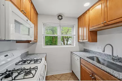 3950 Millsbrae Avenue #B, Cincinnati, OH 45209 - Photo 6