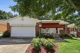 5914 Fawnridge Ct, Green Township, OH 45239 - Photo 2