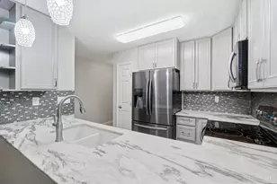 10555 Montgomery Rd, Montgomery, OH 45242 - Photo 12
