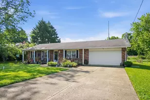 8233 Meadowlark Dr, Carlisle, OH 45005 - Photo 2