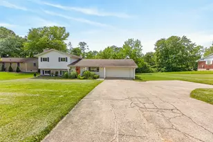 5691 Winton Rd, Fairfield, OH 45014 - Photo 2