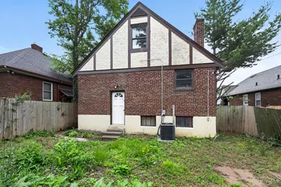 1818 Lawn Avenue, Cincinnati, OH 45237 - Photo 2