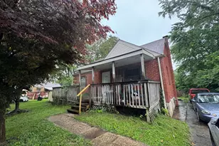 1176 Madeleine Cir, Springfield Township, OH 45231 - Photo 1