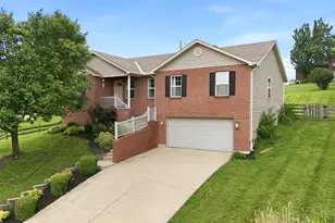 952 Golfview Dr, Hamilton, OH 45013 - Photo 2