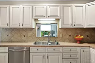 2630 Cyclorama Dr, Cincinnati, OH 45211 - Photo 8