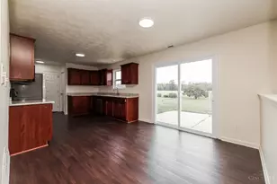 7346 Country Walk Dr, Franklin Township, OH 45005 - Photo 6