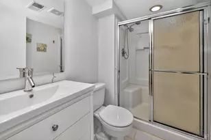 998 Vacationland Dr, Cincinnati, OH 45231 - Photo 20