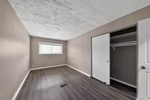 8769 Zodiac Dr, Springfield Township, OH 45231 - Photo 18