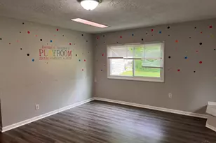 8769 Zodiac Dr, Cincinnati, OH 45231 - Photo 1