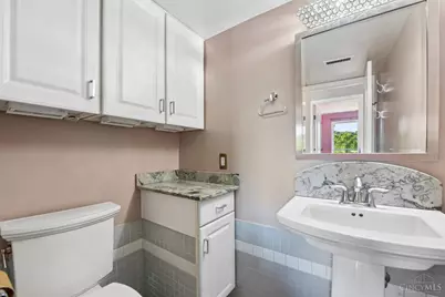 880 Rue De La Paix #A5, Cincinnati, OH 45220 - Photo 30