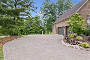 251 Sunny Acres Dr, Anderson Township, OH 45255 - Photo 10