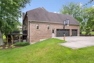 251 Sunny Acres Dr, Anderson Township, OH 45255 - Photo 12