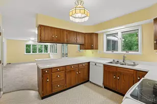 11119 Embassy Dr, Forest Park, OH 45240 - Photo 12