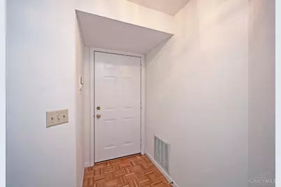 7905 Ramble View #301, Cincinnati, OH 45231 - Photo 6
