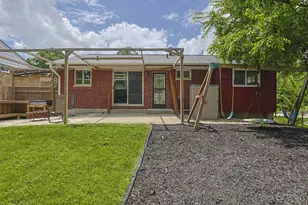 3958 Ridgecombe Dr, Cincinnati, OH 45248 - Photo 34