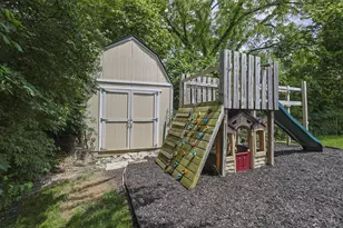 3958 Ridgecombe Dr, Cincinnati, OH 45248 - Photo 32