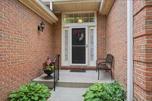 9490 Carriage Run Cir, Deerfield Township, OH 45140 - Photo 4