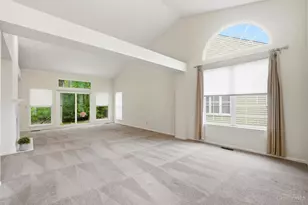 9490 Carriage Run Cir, Deerfield Township, OH 45140 - Photo 8
