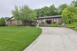 19 Lora Ln, Hamilton, OH 45013 - Photo 2