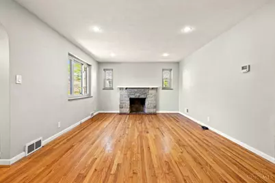 5758 Glengate Lane, Cincinnati, OH 45212 - Photo 6