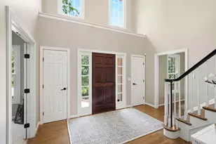 8096 Wycliffe Dr, Anderson Township, OH 45244 - Photo 2