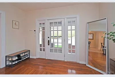 3583 Linwood Avenue, Cincinnati, OH 45226 - Photo 8