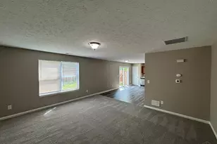 807 Glenway Dr, Hamilton, OH 45013 - Photo 2