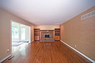 7664 Hampton Pl Ln, Cincinnati, OH 45244 - Photo 18