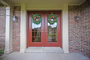7664 Hampton Pl Ln, Cincinnati, OH 45244 - Photo 4