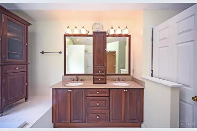 7664 Hampton Place Lane, Cincinnati, OH 45244 - Photo 30
