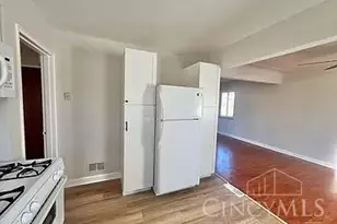1116 Madeleine Cir, Springfield Township, OH 45231 - Photo 2