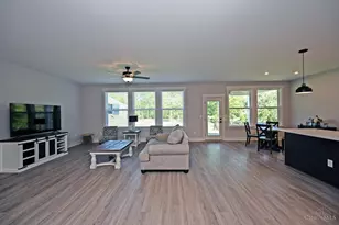 976 Crestpoint Ct, Union Township, OH 45245 - Photo 8
