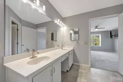 2137 Crest Road, Cincinnati, OH 45240 - Photo 28