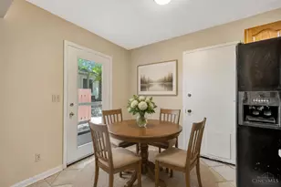 1028 E Crescentville Rd, West Chester, OH 45246 - Photo 8