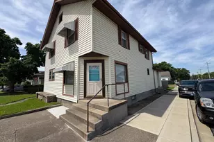 653 N E St, Hamilton, OH 45013 - Photo 2