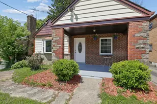 2652 Cedarbrook Dr, Golf Manor, OH 45237 - Photo 2