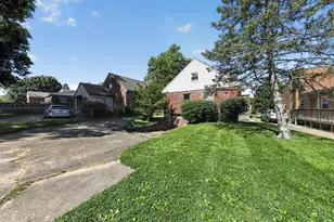 5228 Relluk Dr, Green Township, OH 45238 - Photo 2