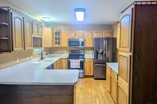 6250 Deerhaven Ln, Miami Township, OH 45140 - Photo 4
