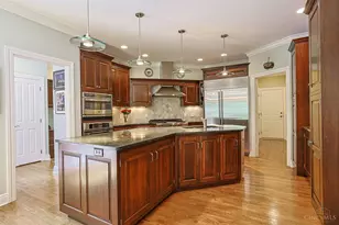35 Frick Ct, Glendale, OH 45246 - Photo 12