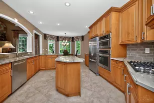 6643 Greenoak Dr, Green Township, OH 45248 - Photo 10