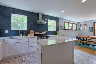 1649 Robinson Circle, Cincinnati, OH 45223 - Photo 14