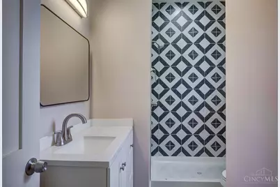 871 Hutchins Avenue, Cincinnati, OH 45229 - Photo 16