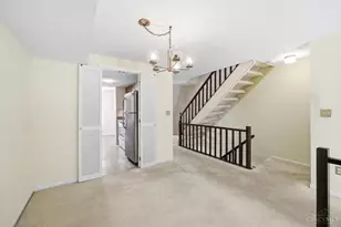 10845 Lake Thames Dr, Sycamore Township, OH 45242 - Photo 8