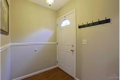 2061 Edinburg Lane, Fairfield, OH 45014 - Photo 4