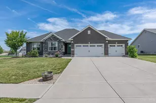 100 Union Crossing, Carlisle, OH 45005 - Photo 1