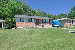 10753 Valiant Dr, Colerain Township, OH 45231 - Photo 2