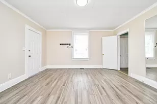 303 Walnut St, Elmwood Place, OH 45216 - Photo 4